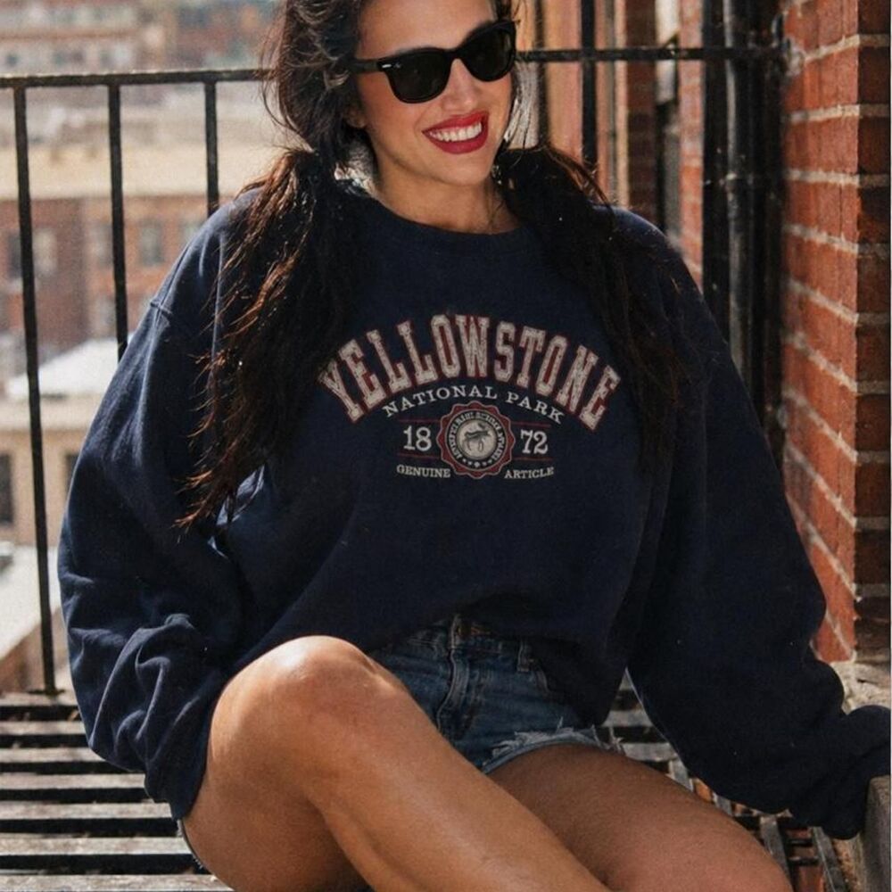 Unbranded Men's Navy and Blue Sweatshirt